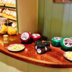 Amsterdam: Private Tour Giethoorn, Zaanse Schans Local Guide - Who Should Consider This Tour?