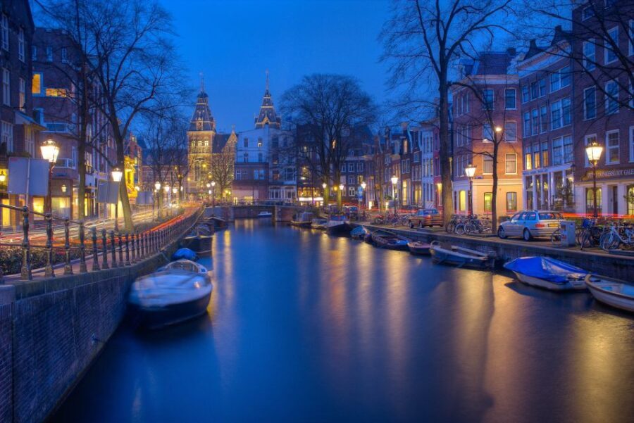 Amsterdam: Private Walking Tour with a Local - The Guides: Passionate and Knowledgeable