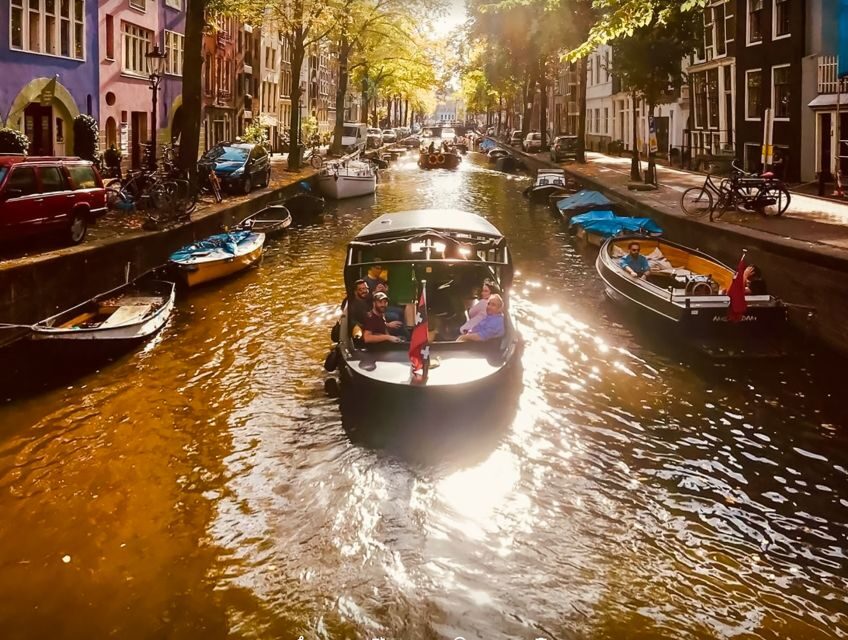 Amsterdam: Smoke and Lounge City Boat Cruise - A Practical Overview of the Smoke and Lounge Canal Cruise