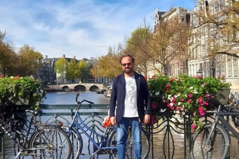 Amsterdam: Walking Tour of Historic Center - Authentic Experiences and the Value of the Tour