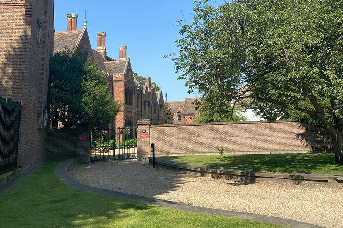 An Audio Guide to Cambridge's Hidden Histories and Rivalries - FAQ