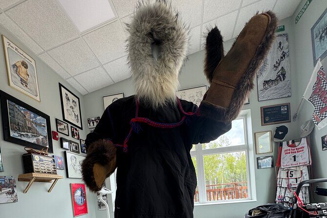 Anchorage's Authentic Dog Sledding Experience - Meeting the Dogs and the Mushers