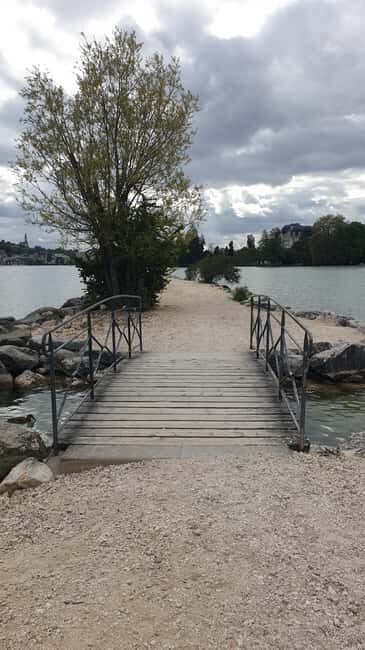Annecy: enjoy an unforgettable city tour with a native guide - Authenticity & Value for Travelers