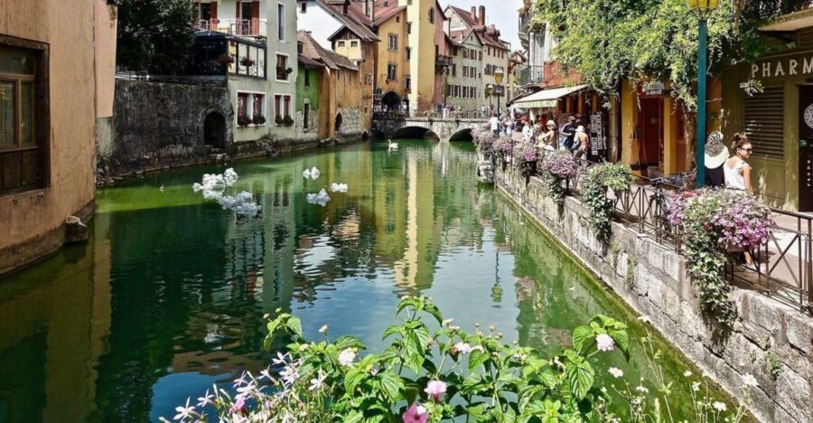Annecy: Private Guided Tour - Discover "Venice of the Alps" - Practical Tips for Making the Most of Your Tour