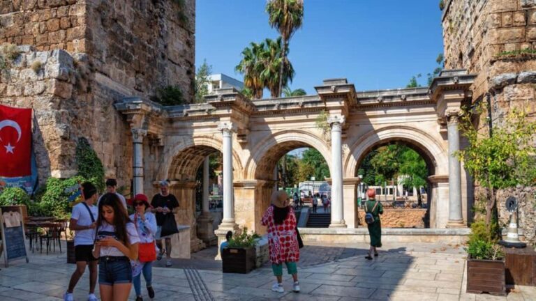 Antalya: Old Town Guided City Tour with Aquarium - The Itinerary in Detail