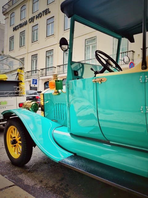 Antique Car Tour - A Detailed Look at the Antique Car Tour in Lisbon
