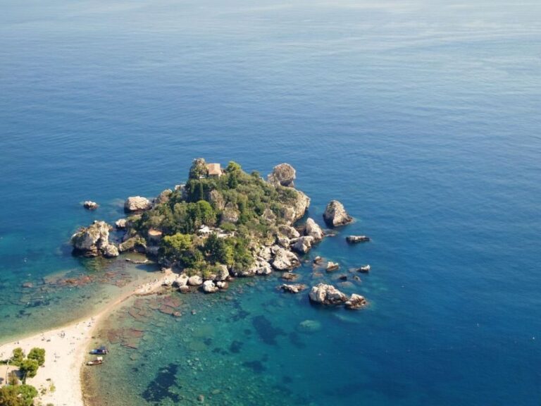 Aperitif on a sailboat in Taormina - Who will love this experience?