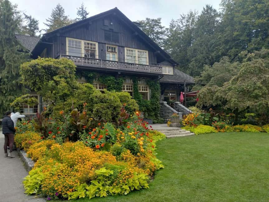 Aquarium & StanleyPark+20 Gem Spots+City/Vip Car+Small Group - Why Travelers Love This Tour