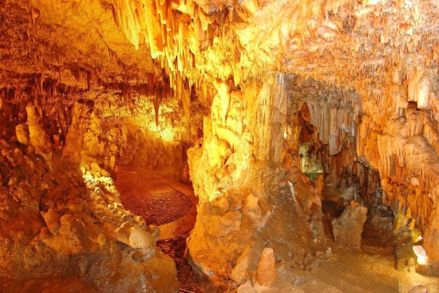 Argostoli: Melissani & Drogarati Cave Tour with Wine Tasting - A Deep Dive into the Kefalonia Cave & Wine Tour