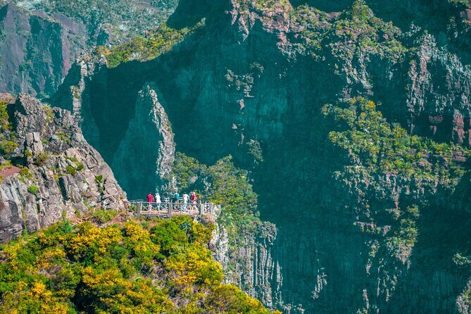 Arieiro Peak, Balcoes Viewpoint, Santana & Ponta De Sao Lourenço - Who Should Consider This Tour?