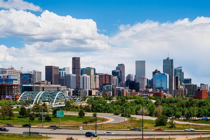 Arrival Private Transfer: Denver Airport DEN to Denver in Business Car - The Full Experience: Breaking Down the Journey