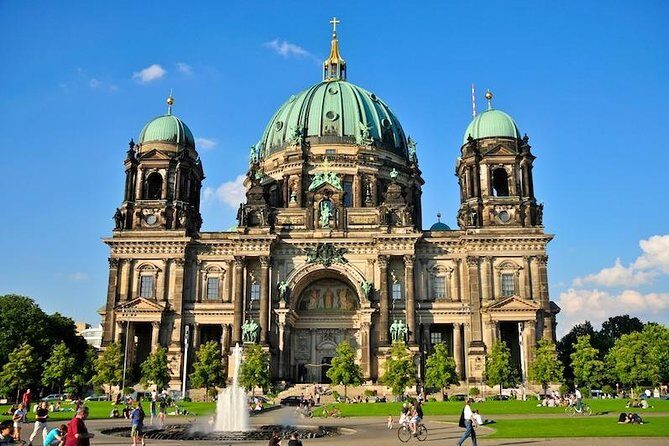 Arrival Transfer: Berlin Airport BER to Berlin in Business Car - Why Choose This Service?