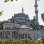 Asian Side of Istanbul: Uskudar and Kadikoy Full Day Walking Tour - Transportation and Group Experience