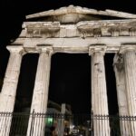 Athens: City Highlights Nighttime Walking Tour in Spanish - What It’s Like to Walk with a Knowledgeable Guide