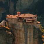 Athens : Delphi - Meteora - Thermopulae 2 day tour ! - Itinerary Breakdown: What to Expect