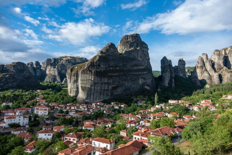 Athens: Meteora Day Trip with Central Pickup & Audio Guide - The Journey Begins: From Athens to Meteora