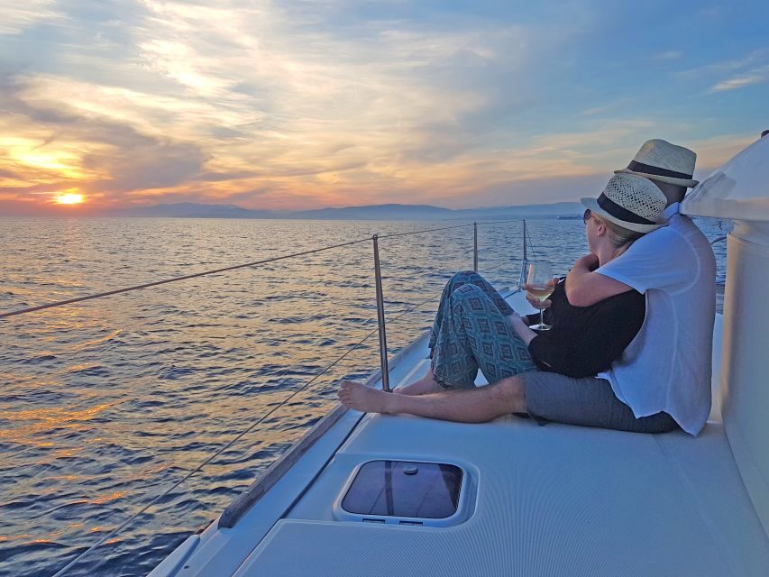 Athens: Riviera Catamaran Cruise with Meal and Drinks - Notable Aspects Highlighted by Travelers