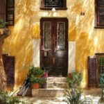 Athens:Acropolis - Historical Center Walking Tour in Spanish - Walking Through the Old Town: The Plaka
