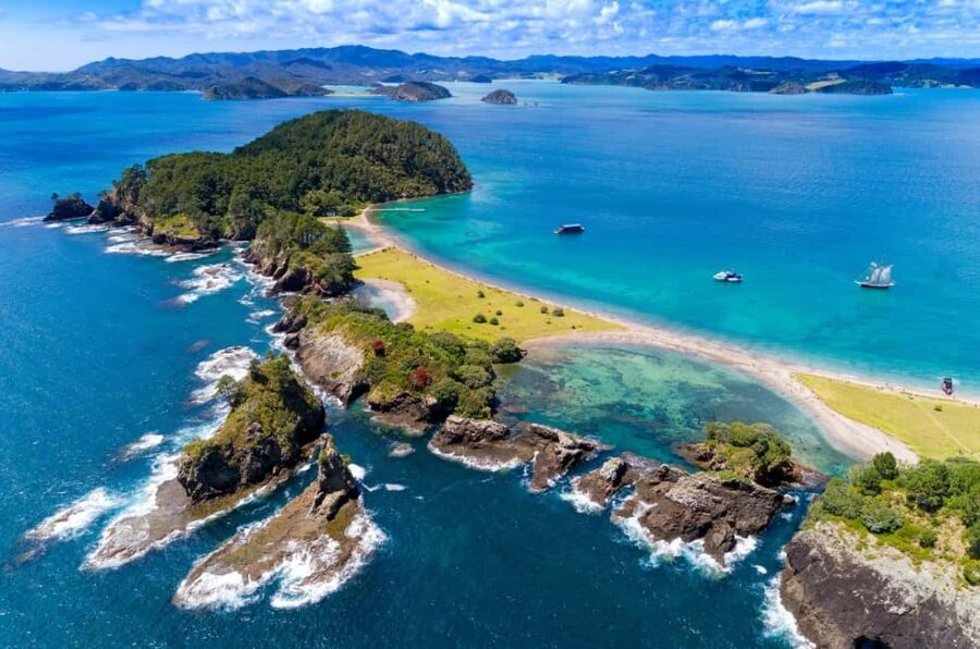 Auckland: Bay of Islands Day Tour with Dolphin Cruise - Who Should Consider This Tour?