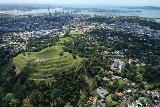 Auckland City Volcano & Scenic Highlights Tour - In-Depth Review of the Auckland City Volcano & Scenic Highlights Tour