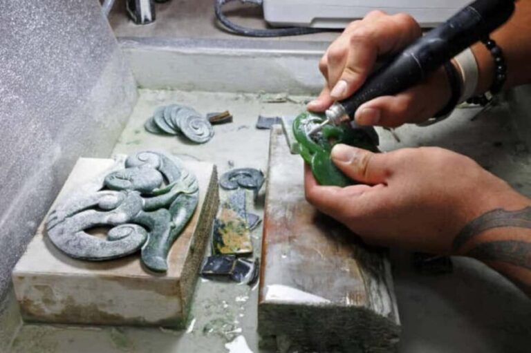Auckland: Full-Day Jade Carving, Honey Tasting & Wine Tour - An In-Depth Look at the Full-Day Experience