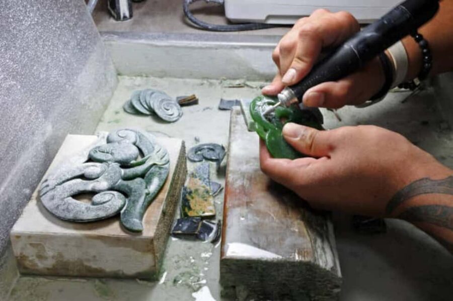 Auckland: Full-Day Jade Carving, Honey Tasting & Wine Tour - An In-Depth Look at the Full-Day Experience
