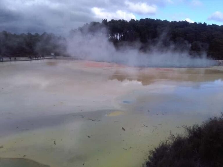 Auckland: Hobbiton, Rotorua, Waiotapu and Waitomo 3-Day Tour - What Makes This Tour Stand Out?