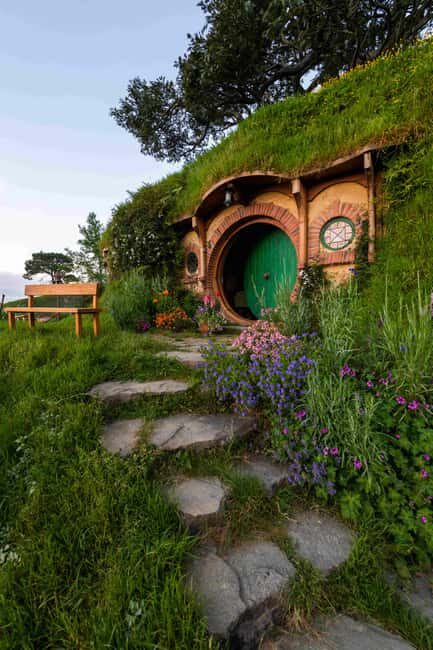 Auckland: Private Hobbiton Movie Set & Waitomo Caves Tour - Analyzing the Value