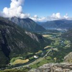 Audio-Guide Bus Tour at Scenic Routes of Åndalsnes to Trollstigen - Who Should Take This Tour?