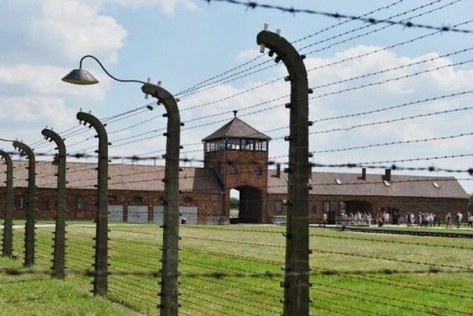 Auschwitz Birkenau Memorial and Museum group tour from Krakow - The Power of Guided Narration