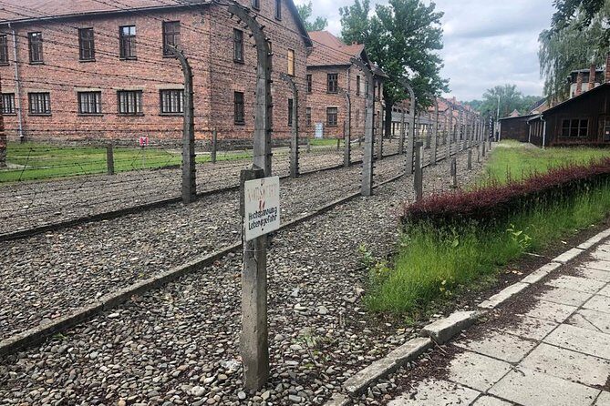 Auschwitz Trip From Krakow - English Speaking Guided Tour - Final Thoughts