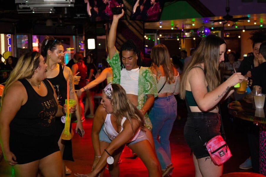 Austin 6th Street Bar Crawl | The Epic Group - Authentic Experiences and Insights