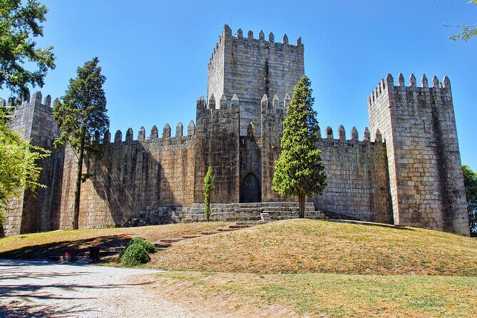 Authentic Braga & Guimarães: Small Historical Group Tour - A Closer Look at the Experience