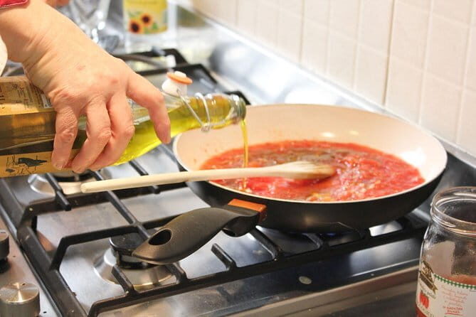 Authentic Tuscan Pasta Class in Florence with Local Chef Cinzia - Who Should Book This Experience?