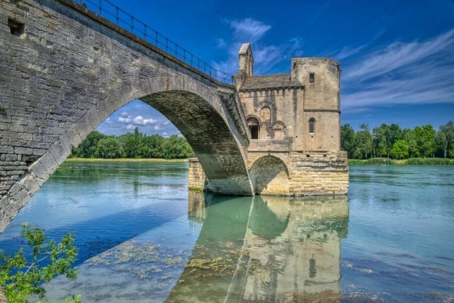 Avignon: Private 2-Hour Intro City Walk with Local Guide - Exploring Avignon in 2 Hours: What to Expect