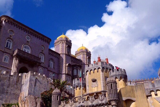 Azenhas do Mar, Palacio da Pena, Regaleira and Castelo dos Mouros. - The Sum Up