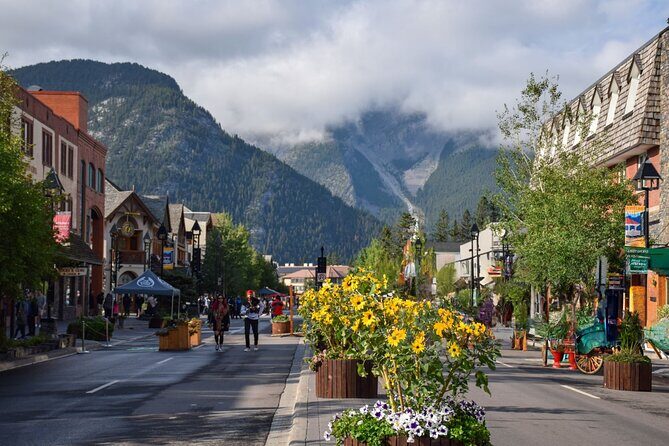 Banff Gondola Upper Hot Springs & Top 3 Lakes Tour from Calgary - Practical Considerations & Tips