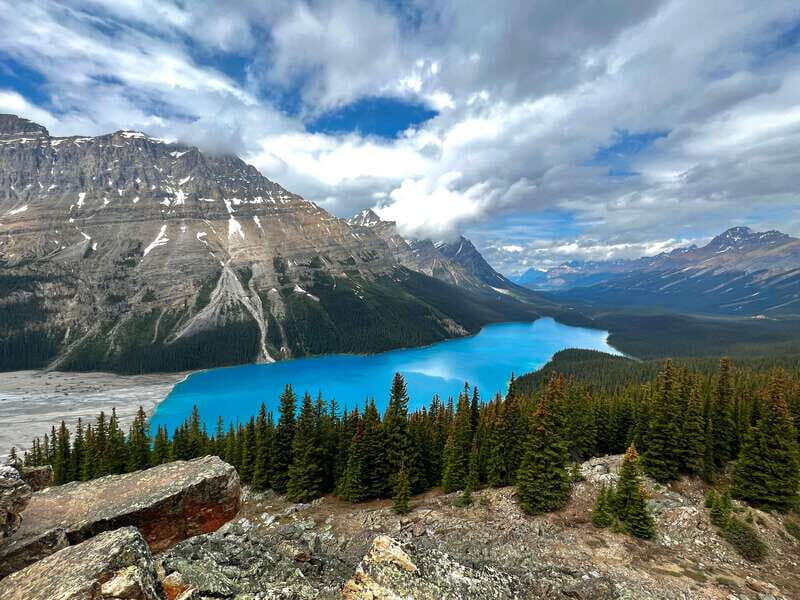 Banff - Lake Louise Moraine Lake and Icefields Parkway Tour - Who is this tour best suited for?