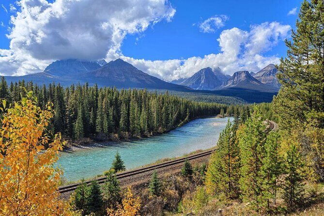 Banff National Park Tour with Lake Louise and Moraine Lake