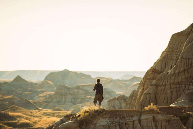 Banff: Private Badlands Tour with Royal Tyrrell Museum - FAQs