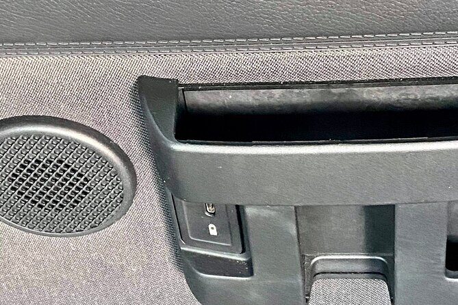 Banff to Calgary YYC Airport  Private Shuttle - Final Thoughts: Who Should Consider This Shuttle?