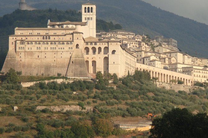 Basilica of St. Francis of Assisi. Tour with official guide - In-Depth Look at the Tour Experience