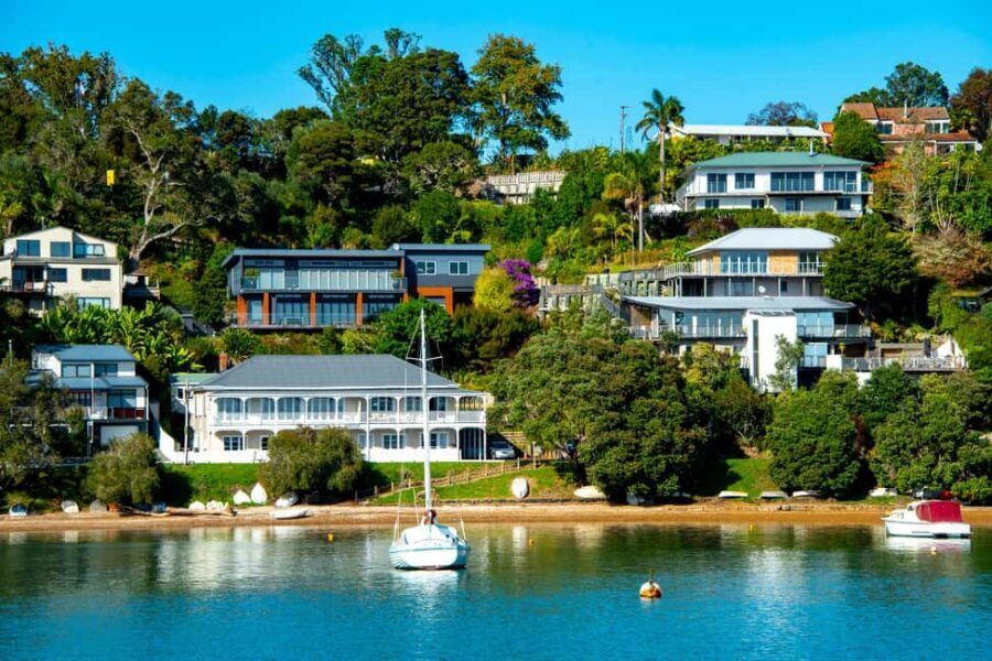 Bay of Islands: 1 Hour Scenic Bay of Islands Tour - The Experience in Detail
