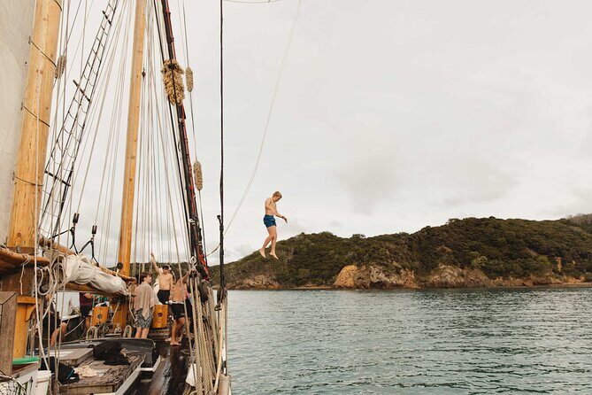 Bay of Islands Tall Ship Sailing on R. Tucker Thompson Including BBQ Lunch - The Sum Up