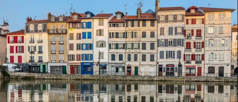 Bayonne: Guided Food Walking Tour (with Food and Drinks) - What Makes This Tour Stand Out