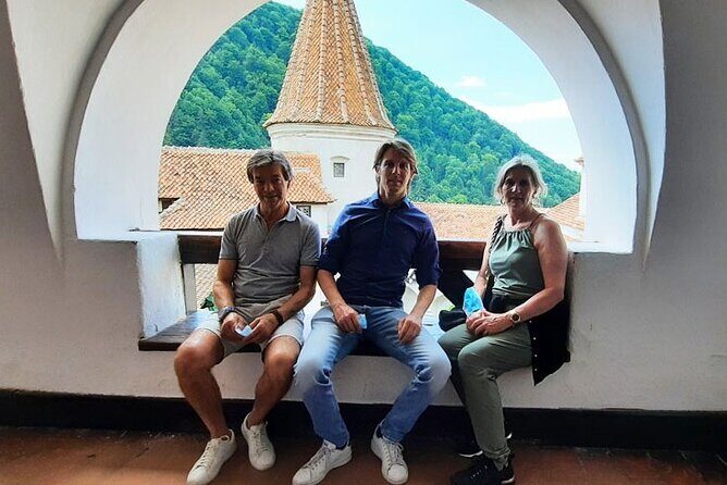 Bears Sanctuary, Dracula Castle and Poiana Brasov-Private day tour from Brasov - What Makes This Tour Stand Out