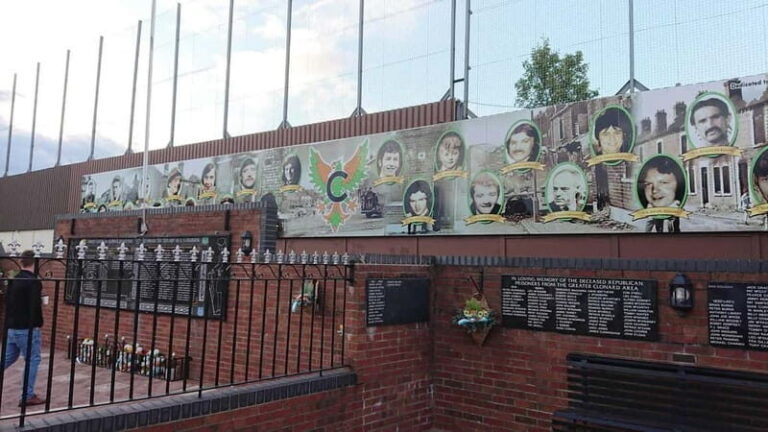 Belfast: Famous Black Taxi Tour - Exploring Belfast’s Black Taxi Tour in Detail