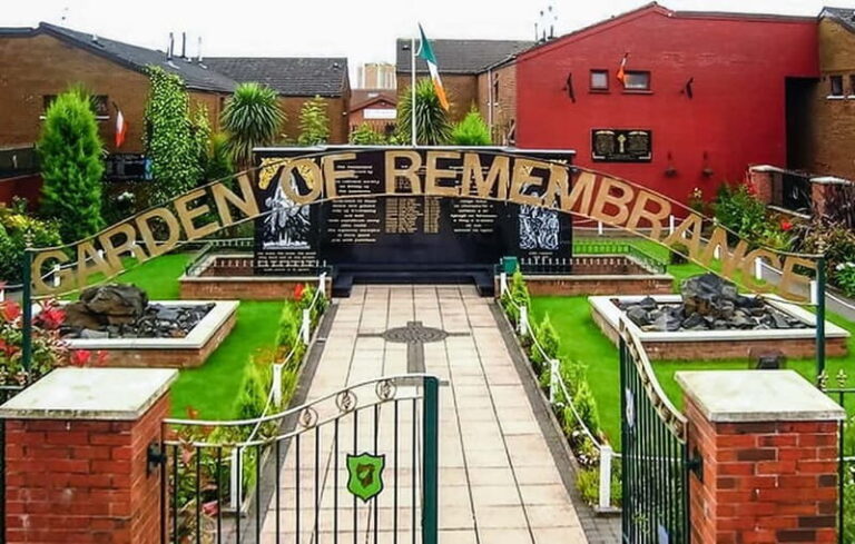 Belfast: Political Taxi Tour - A Deep Dive into the Belfast Political Taxi Tour