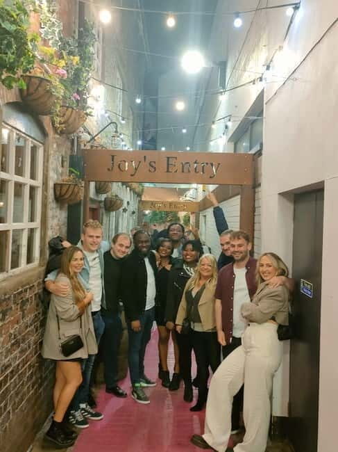 Belfast: Pub Crawl and Bar Walking Tour with Two Drinks - Exploring Historic and Modern Pubs