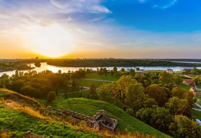 Belgrade: Shared Group or Private Guided Walking Tour - Who Should Take This Tour?